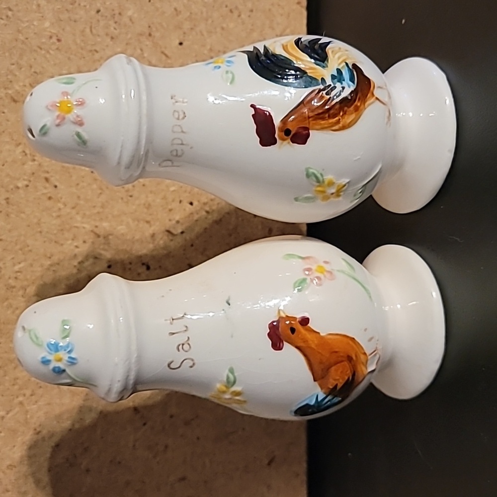Vintage Enesco Chicken & Rooster Salt & Pepper Shakers